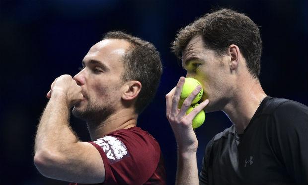 Soares e Murray garantiram vaga como líderes do Grupo Edberg/Jarryd, com três triunfos em três partidas. / Foto: AFP.