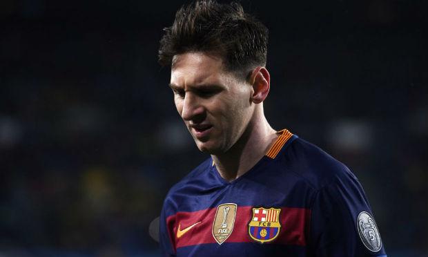 Messi já teve um histórico de vômitos ao longo da carreira, inclusive em campo. / Foto: Josep Lago / AFP