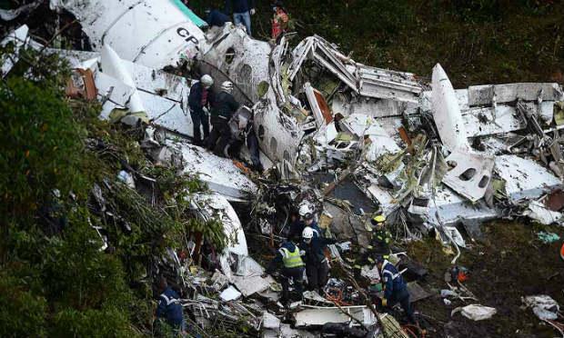 A empresa boliviana foi a contratada pela Chapecoense para transportar a equipe de Santa Cruz de la Sierra a Medellín, na Colômbia, mas o avião caiu próximo a cidade de destino. / Foto: Raul Arboleda / AFP