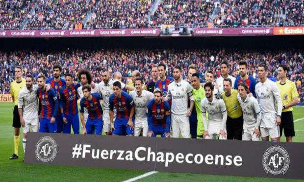Homenagem aconteceu antes do clássico Real Madrid e Barcelona deste sábado (3) / Foto: AFP