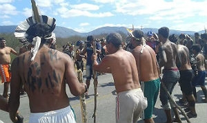 Protesto é em Águas Belas, onde fica a aldeia da tribo