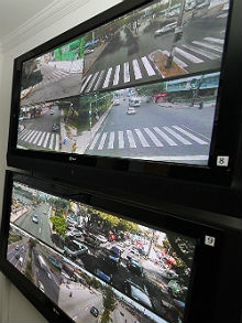 Twitter da CTTU publica informações principalmente a partir das imagens da câmeras de monitoramento, também disponíveis para o JC Trânsito na redação
